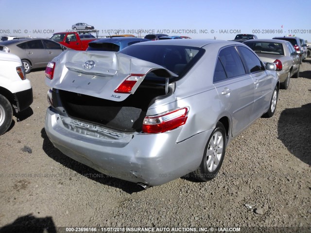 4T1BE46K49U403359 - 2009 TOYOTA CAMRY SE/LE/XLE SILVER photo 4