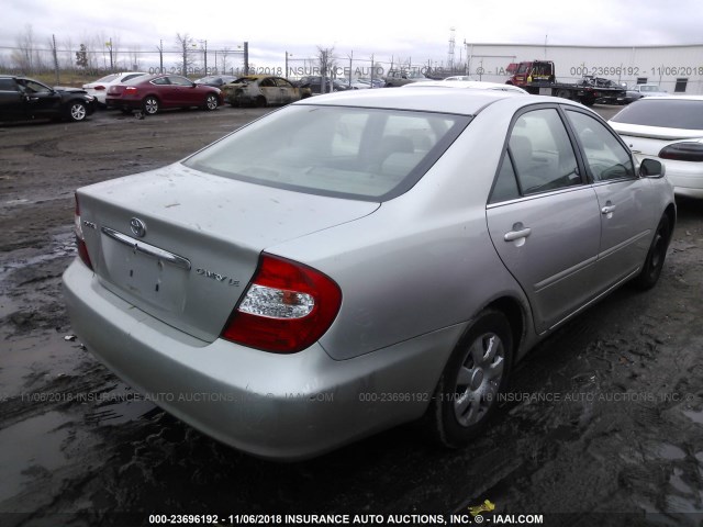 4T1BE32KX3U253975 - 2003 TOYOTA CAMRY LE/XLE/SE SILVER photo 4