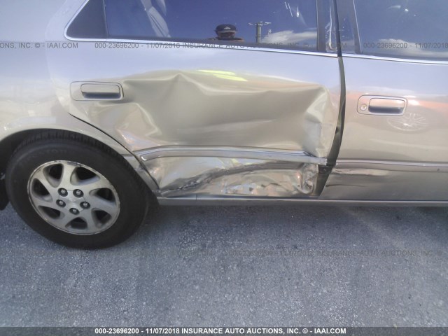 JT2BF28K1X0181900 - 1999 TOYOTA CAMRY LE/XLE BEIGE photo 6