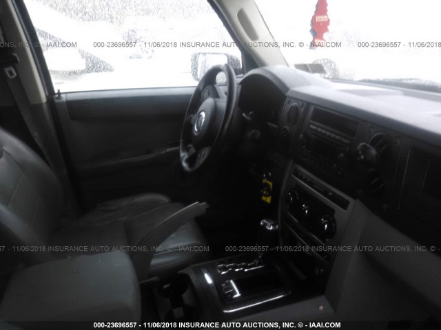 1J8HG48N36C229522 - 2006 JEEP COMMANDER BLUE photo 5