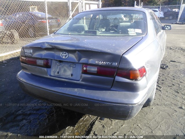 4T1BG22K0VU015088 - 1997 TOYOTA CAMRY CE/LE/XLE GRAY photo 6