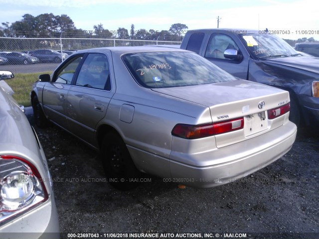 4T1BG22K0XU877732 - 1999 TOYOTA CAMRY CE/LE/XLE 金色 照片 3
