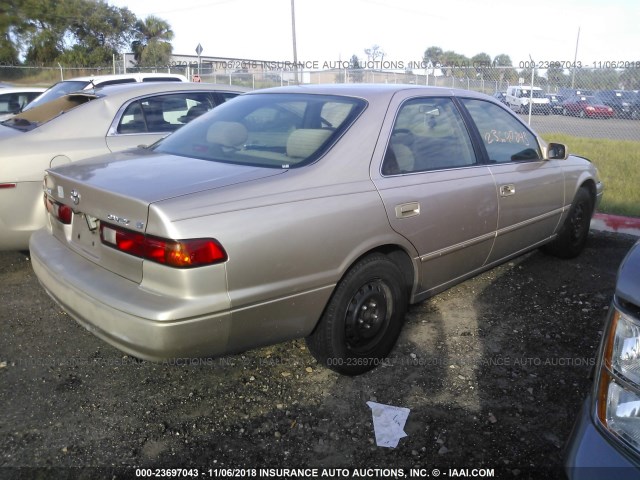 4T1BG22K0XU877732 - 1999 TOYOTA CAMRY CE/LE/XLE 金色 照片 4