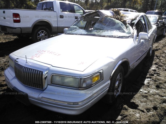 1LNLM81W6VY704663 - 1997 LINCOLN TOWN CAR EXECUTIVE GRAY photo 2