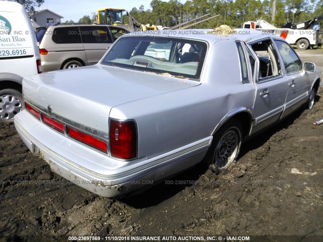 1LNLM81W6VY704663 - 1997 LINCOLN TOWN CAR EXECUTIVE GRAY photo 4