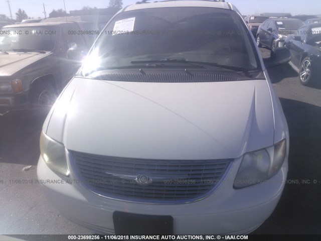 2C8GP74L82R543045 - 2002 CHRYSLER TOWN & COUNTRY EX WHITE photo 6