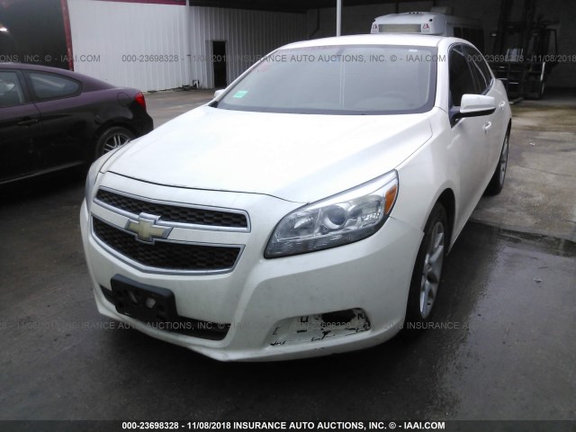1G11D5RRXDF112758 - 2013 CHEVROLET MALIBU 1LT WHITE photo 2