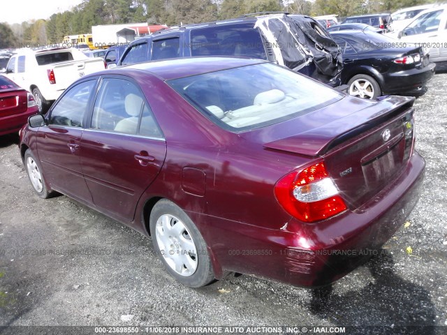 4T1BE32K02U009363 - 2002 TOYOTA CAMRY LE/XLE/SE RED photo 3