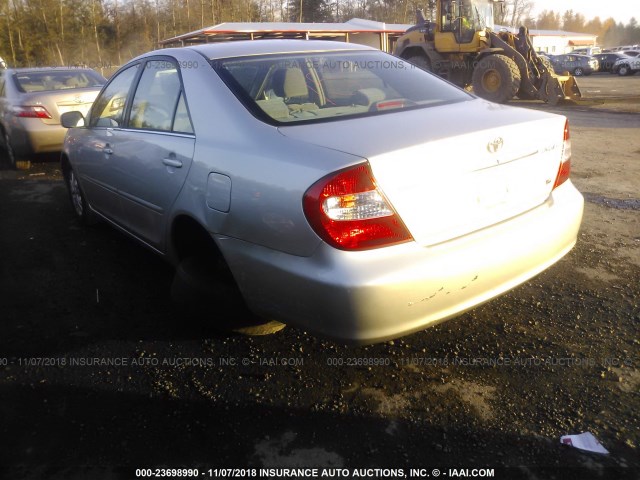 4T1BF32K04U587723 - 2004 TOYOTA CAMRY LE/XLE/SE SILVER photo 3