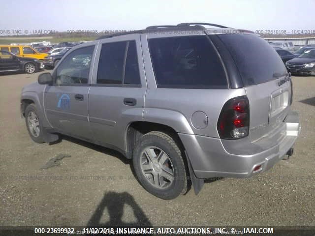 1GNDT13S362333907 - 2006 CHEVROLET TRAILBLAZER LS/LT SILVER photo 3