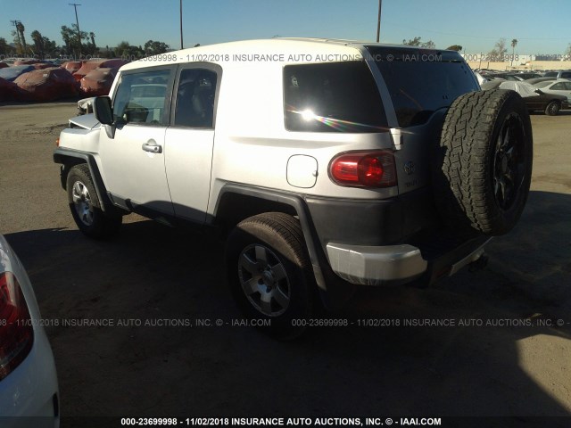 JTEBU11F48K051602 - 2008 TOYOTA FJ CRUISER SILVER photo 3