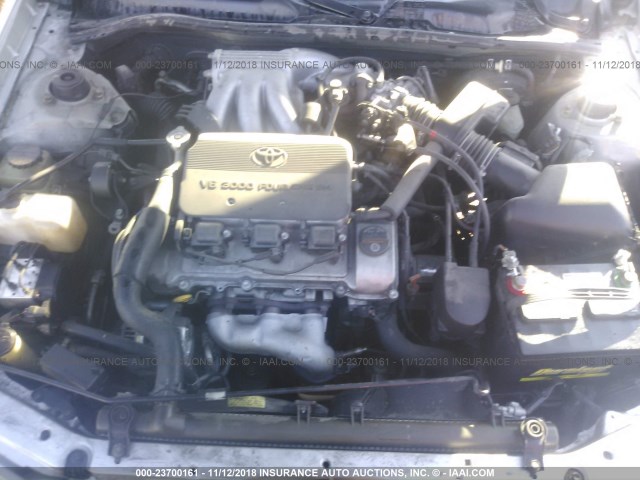 JT2BF22K6Y0247769 - 2000 TOYOTA CAMRY CE/LE/XLE ვერცხლისფერი ფოტო 10