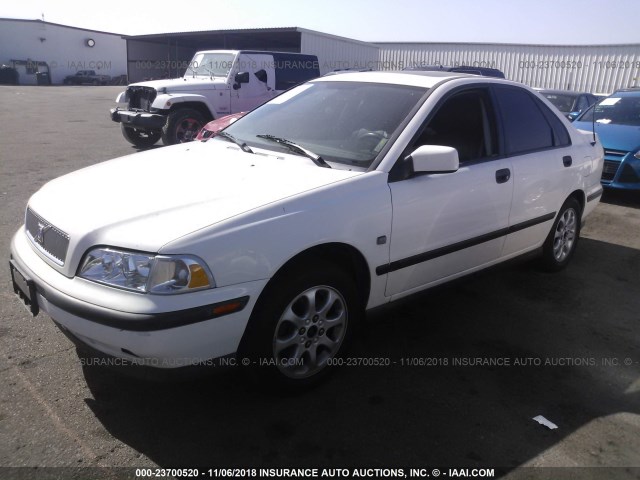 YV1VS2553YF564017 - 2000 VOLVO S40 WHITE photo 2