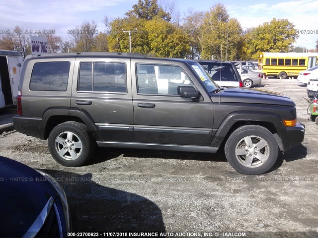 1J8HG48KX6C356841 - 2006 JEEP COMMANDER GRAY photo 6
