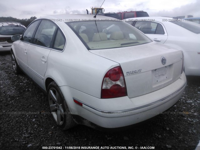 WVWRH63B03P437556 - 2003 VOLKSWAGEN PASSAT GLX 白色 照片 3