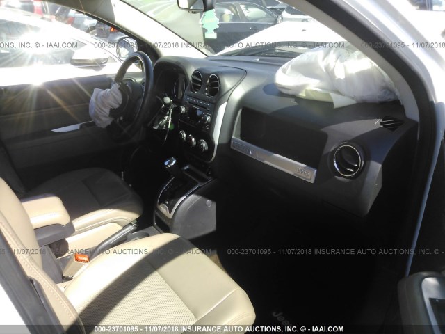 1C4NJCEBXED628310 - 2014 JEEP COMPASS LATITUDE თეთრი ფოტო 5