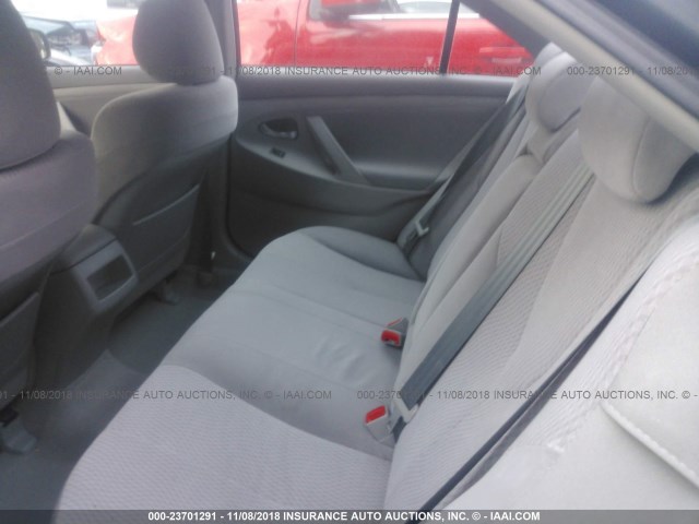 4T1BF3EK7AU546528 - 2010 TOYOTA CAMRY SE/LE/XLE GRAY photo 8