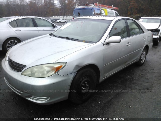 4T1BF32K43U556165 - 2003 TOYOTA CAMRY LE/XLE/SE SILVER photo 2