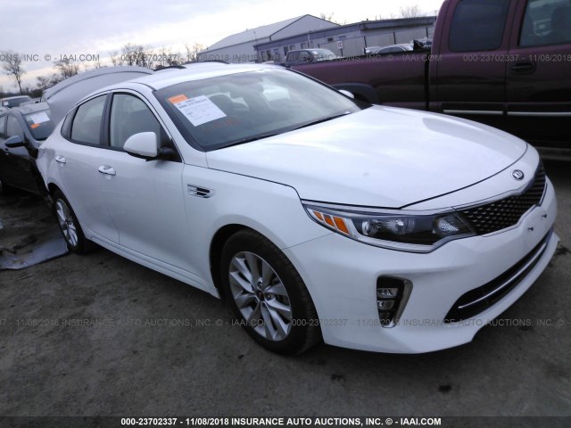 5XXGT4L32JG233056 - 2018 KIA OPTIMA LX/S WHITE photo 1