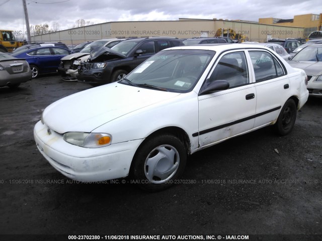 1Y1SK52811Z437131 - 2001 CHEVROLET GEO PRIZM LSI WHITE photo 2