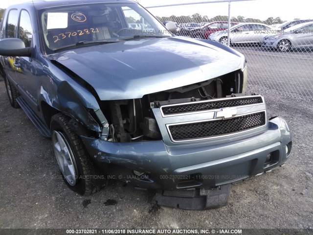 3GNEC12058G224329 - 2008 CHEVROLET AVALANCHE C1500 GRAY photo 6