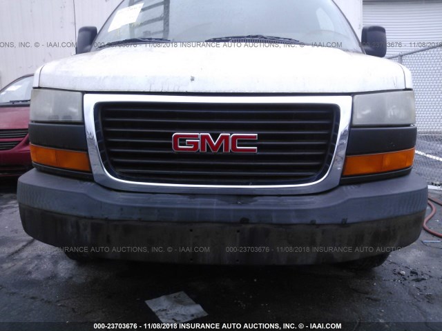 1GTGG25C481160123 - 2008 GMC SAVANA G2500 WHITE photo 6