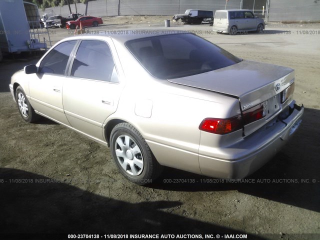 JT2BG22KXY0435790 - 2000 TOYOTA CAMRY CE/LE/XLE 金色 照片 3