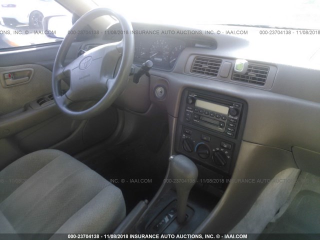 JT2BG22KXY0435790 - 2000 TOYOTA CAMRY CE/LE/XLE 金色 照片 5
