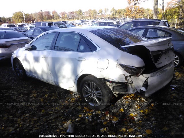 4T1BF1FK0GU138559 - 2016 TOYOTA CAMRY LE/XLE/SE/XSE 白色 照片 3