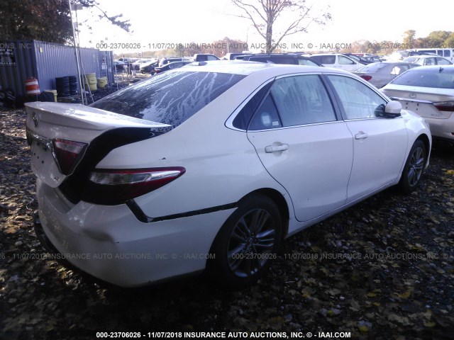 4T1BF1FK0GU138559 - 2016 TOYOTA CAMRY LE/XLE/SE/XSE 白色 照片 4