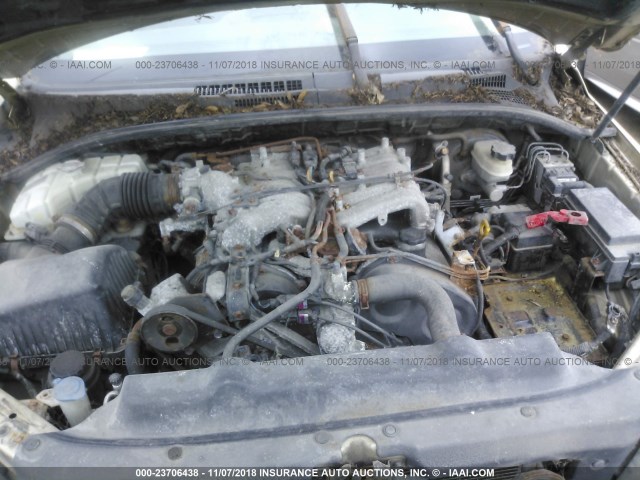 KNDJC733335065944 - 2003 KIA SORENTO EX/LX ოქროსფერი ფოტო 10