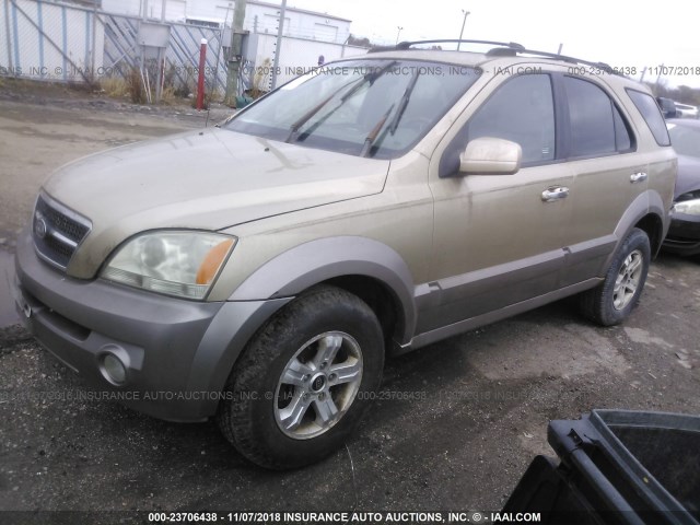 KNDJC733335065944 - 2003 KIA SORENTO EX/LX ოქროსფერი ფოტო 2