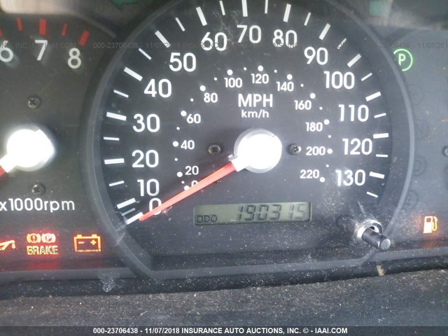 KNDJC733335065944 - 2003 KIA SORENTO EX/LX ოქროსფერი ფოტო 7