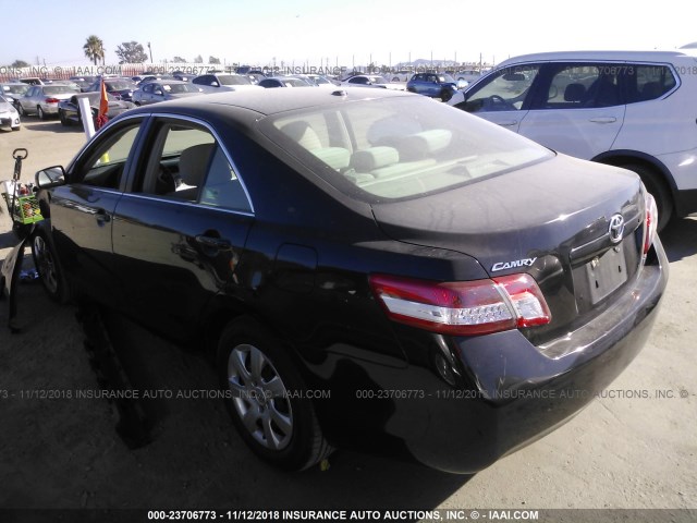 4T4BF3EK5AR081110 - 2010 TOYOTA CAMRY SE/LE/XLE BLACK photo 3