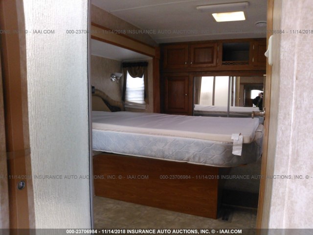 47CFCRR206C653511 - 2006 DUTCHMEN COLORADO 5TH WHEEL CAMPER  BEIGE photo 5