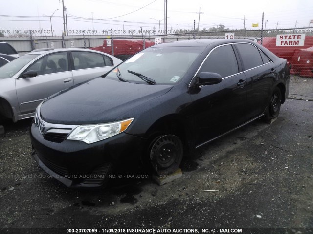 4T4BF1FK0DR302037 - 2013 TOYOTA CAMRY L/SE/LE/XLE Qara foto 2