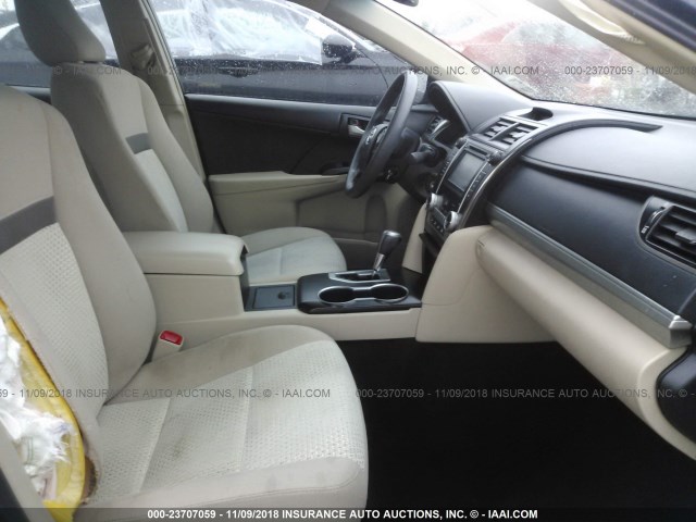 4T4BF1FK0DR302037 - 2013 TOYOTA CAMRY L/SE/LE/XLE Qara foto 5