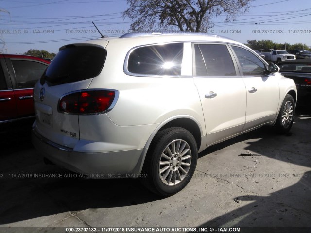 5GALRBED2AJ110202 - 2010 BUICK ENCLAVE CXL WHITE photo 4