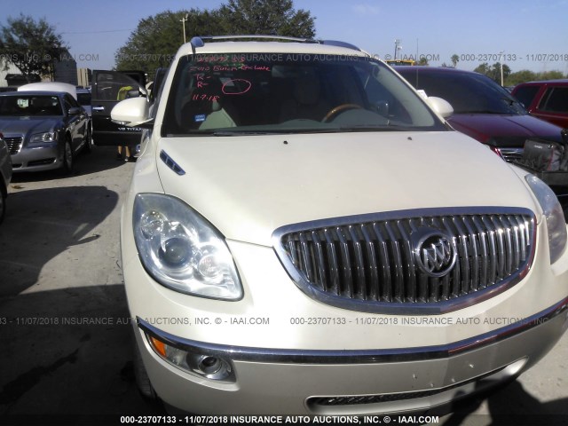 5GALRBED2AJ110202 - 2010 BUICK ENCLAVE CXL WHITE photo 6