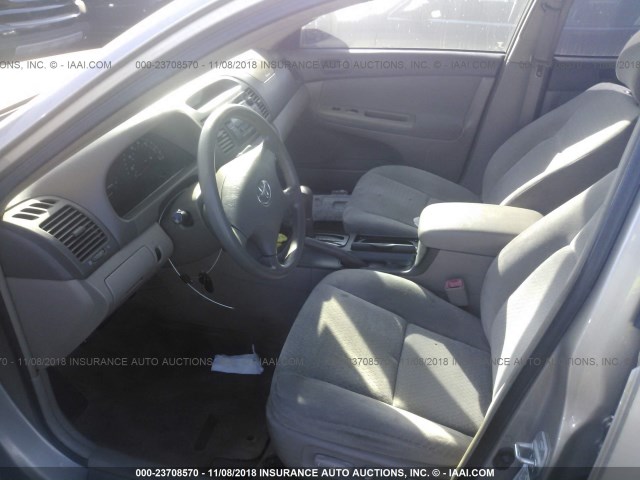 4T1BE32K04U296531 - 2004 TOYOTA CAMRY LE/XLE/SE GOLD photo 5