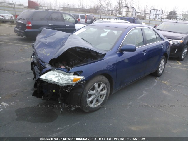 4T4BF3EK0AR062805 - 2010 TOYOTA CAMRY SE/LE/XLE BLUE photo 2