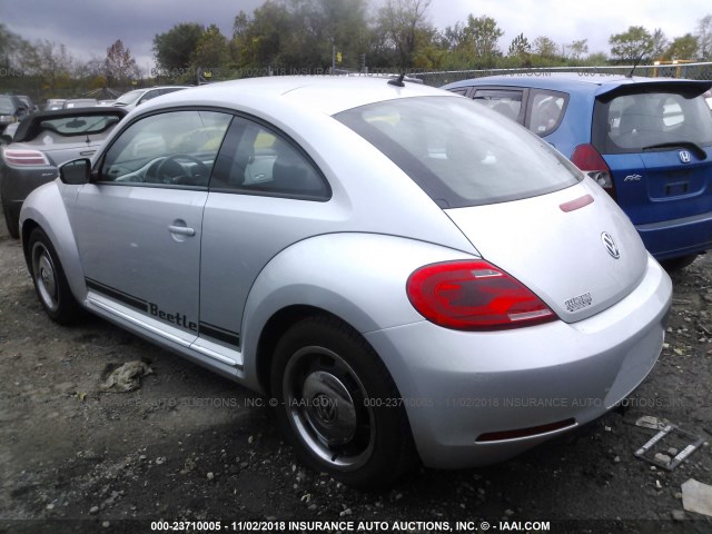 3VWHP7AT8CM623610 - 2012 VOLKSWAGEN BEETLE SILVER photo 3