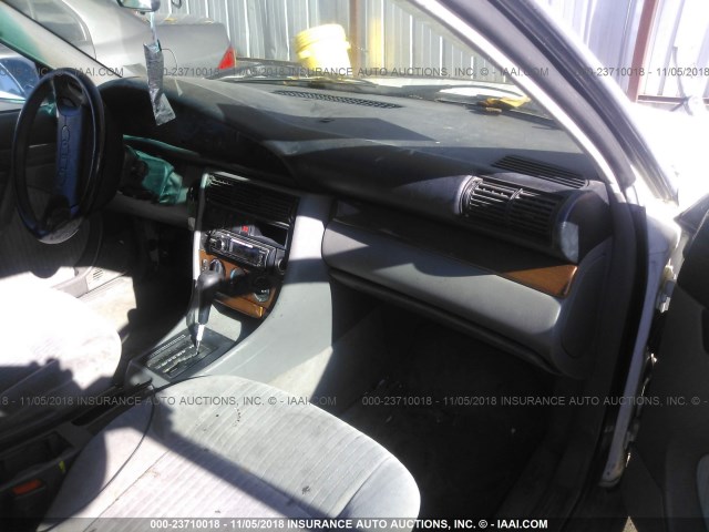 WAUAJ54A4NN057584 - 1992 AUDI 100 WHITE photo 5