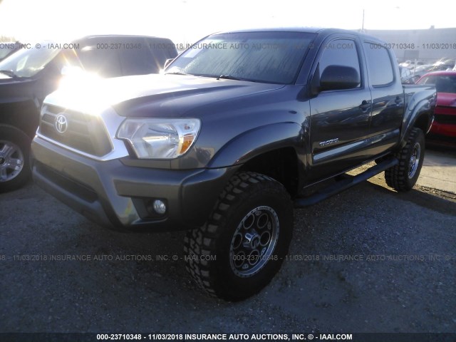5TFJU4GN4FX074457 - 2015 TOYOTA TACOMA DOUBLE CAB PRERUNNER GRAY photo 2