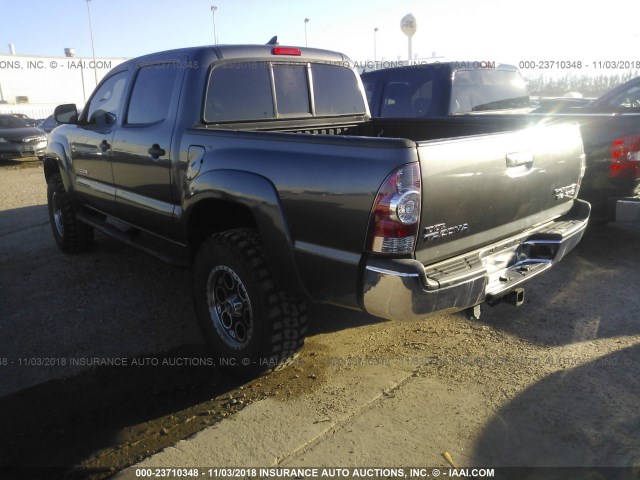 5TFJU4GN4FX074457 - 2015 TOYOTA TACOMA DOUBLE CAB PRERUNNER GRAY photo 3