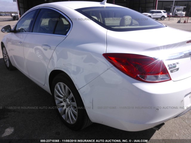 W04GV5EV5B1054371 - 2011 BUICK REGAL CXL WHITE photo 6