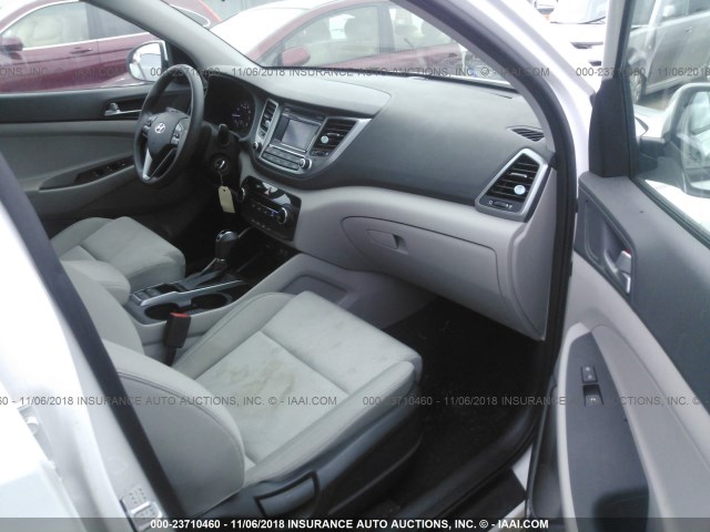 KM8J3CA48GU112588 - 2016 HYUNDAI TUCSON WHITE photo 5