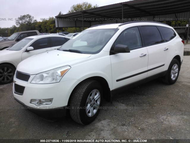 1GNKVFED1CJ229169 - 2012 CHEVROLET TRAVERSE LS WHITE photo 2