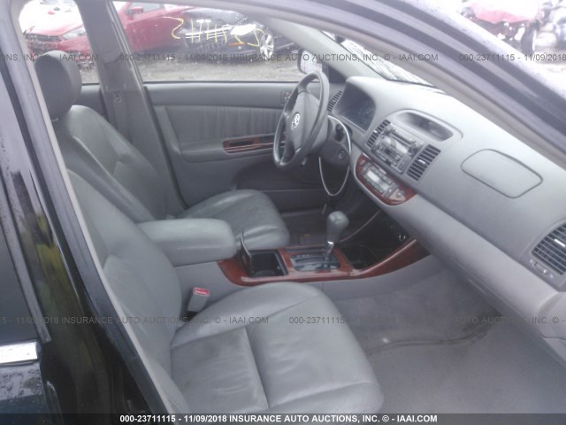 4T1BE30K02U053253 - 2002 TOYOTA CAMRY LE/XLE/SE BLACK photo 5