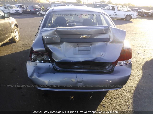 KL1TD56626B649443 - 2006 CHEVROLET AVEO LS GRAY photo 6